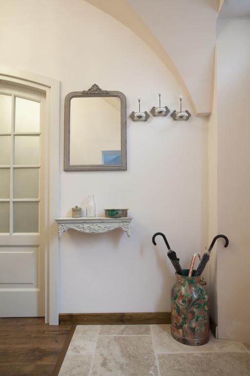 Green Door Apartment Сибиу Номер фото